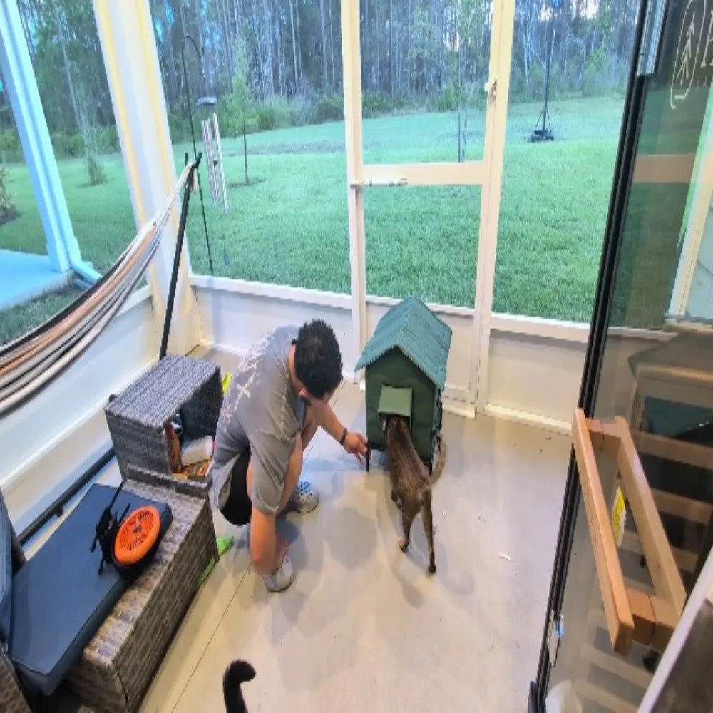 Weatherproof Outdoor Cat House Insulated Shelter For Stray Cats